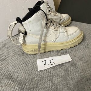 Nike air White High-Top Athletic Shoes